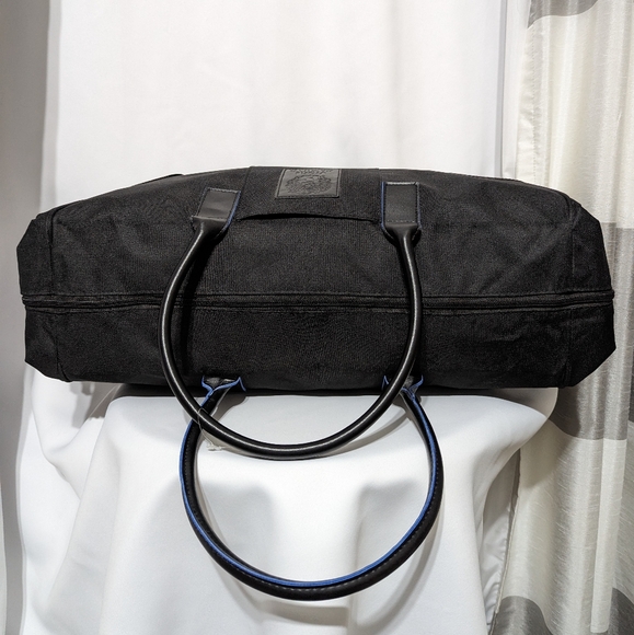 Vince Camuto Black Nylon Duffle/Travel Bag w/ Bright Blue Accents - Picture 8 of 12